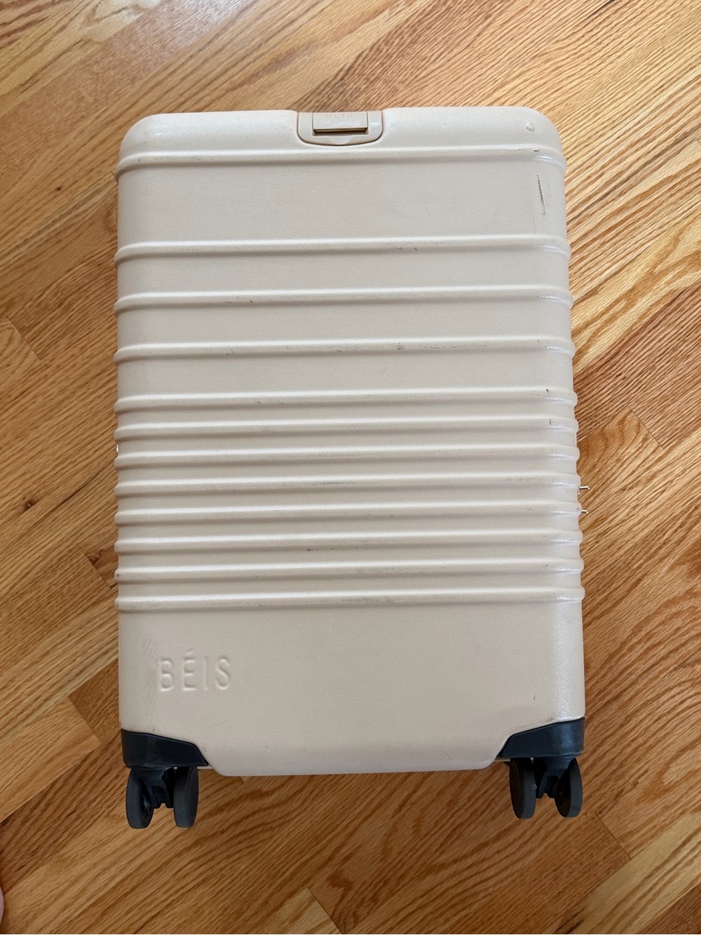 Beis The Carryon Roller Suitcase